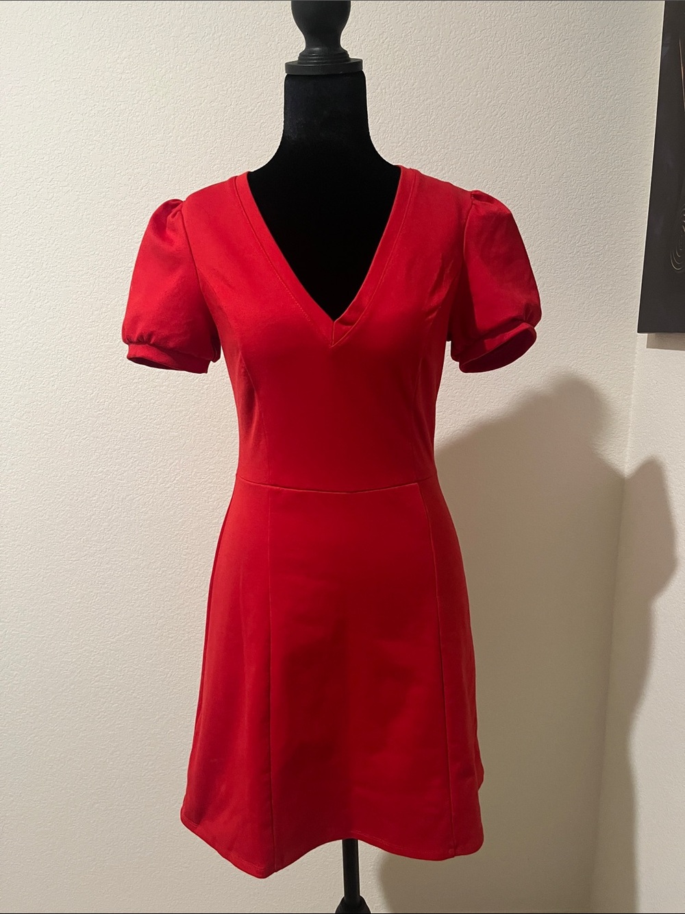 BCBG Women's Red V-Neck Puff Sleeve Dress